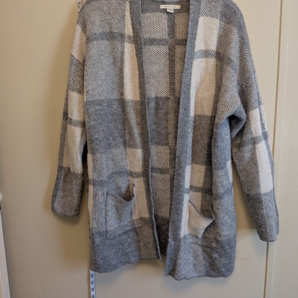 American Eagle Outfitters Gray and White Plaid Cardigan Size XS